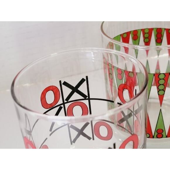 Vintage Retro Board Game Themed Beverage Glasses Set of 4 Barware Dice Dominos - Picture 6 of 14
